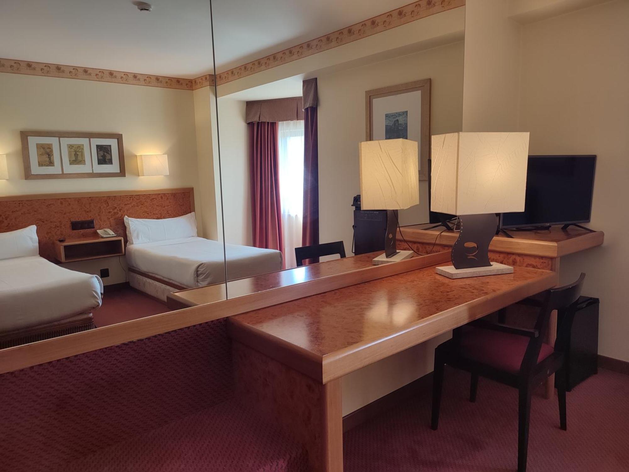 Hotel Sercotel Cuatro Postes Ávila Eksteriør bilde