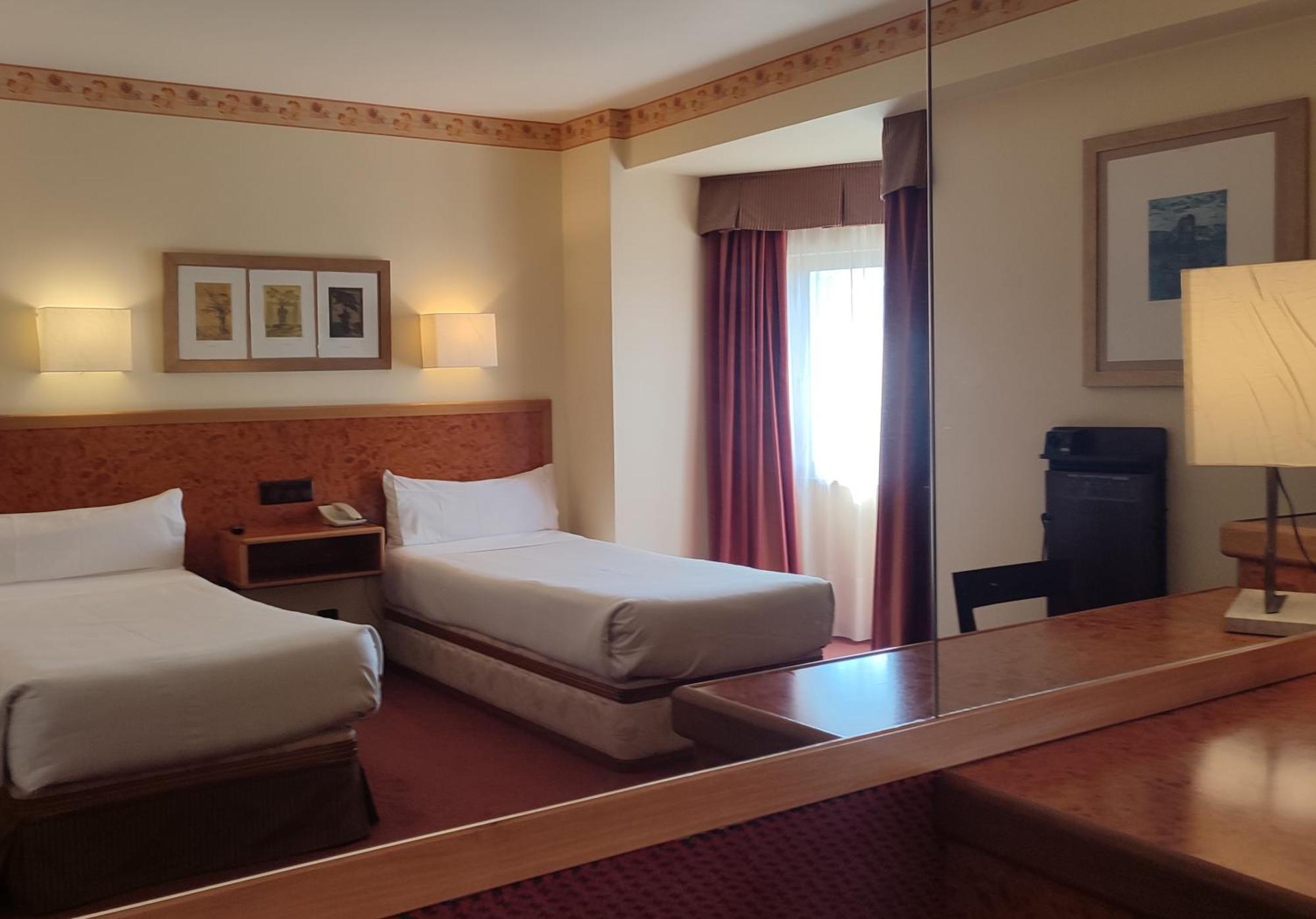 Hotel Sercotel Cuatro Postes Ávila Eksteriør bilde