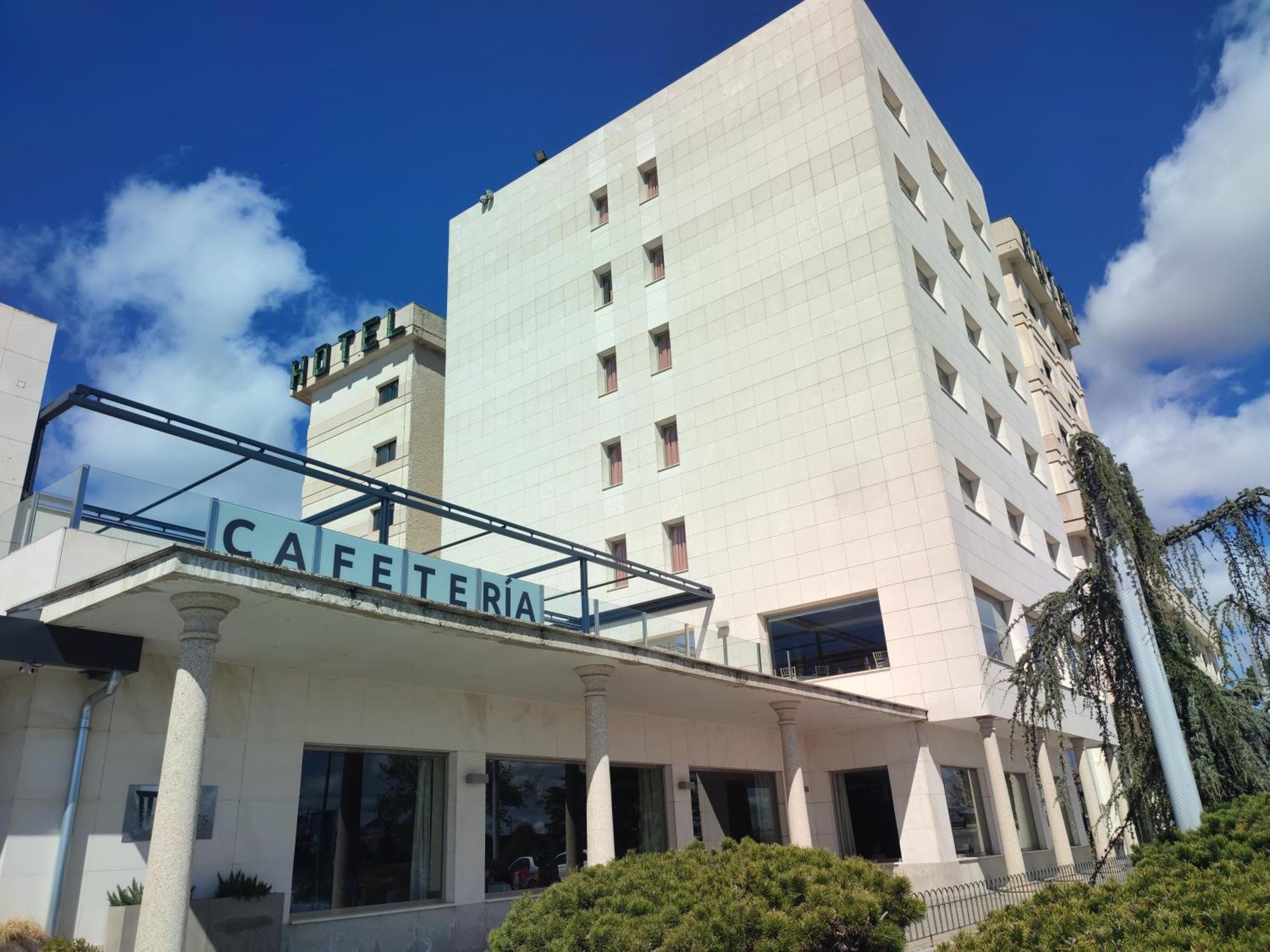 Hotel Sercotel Cuatro Postes Ávila Eksteriør bilde