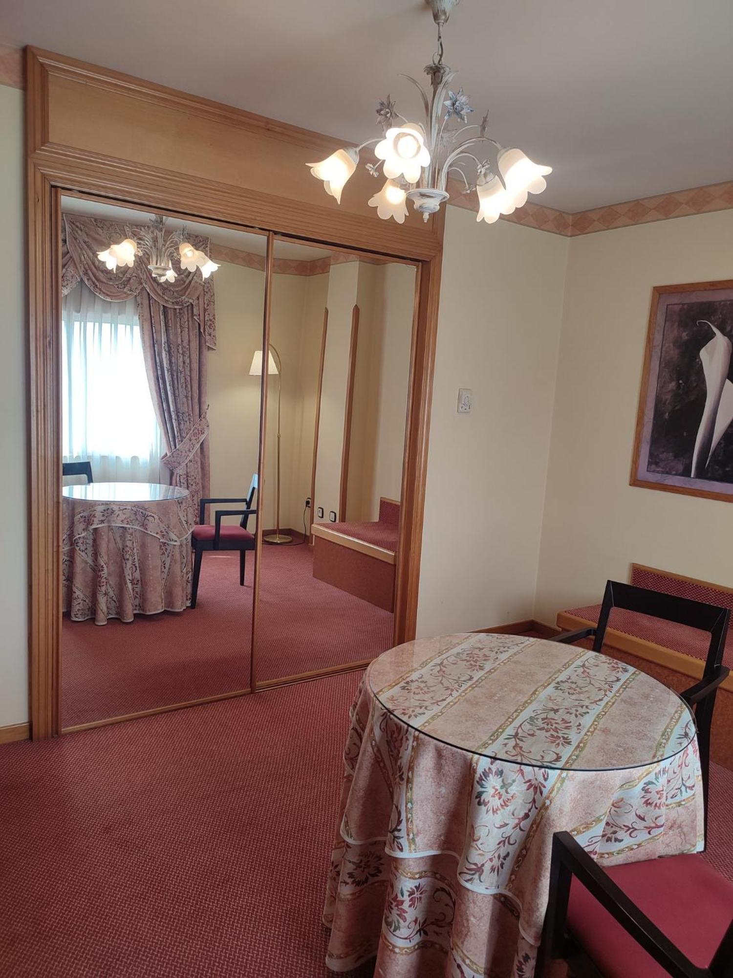 Hotel Sercotel Cuatro Postes Ávila Eksteriør bilde