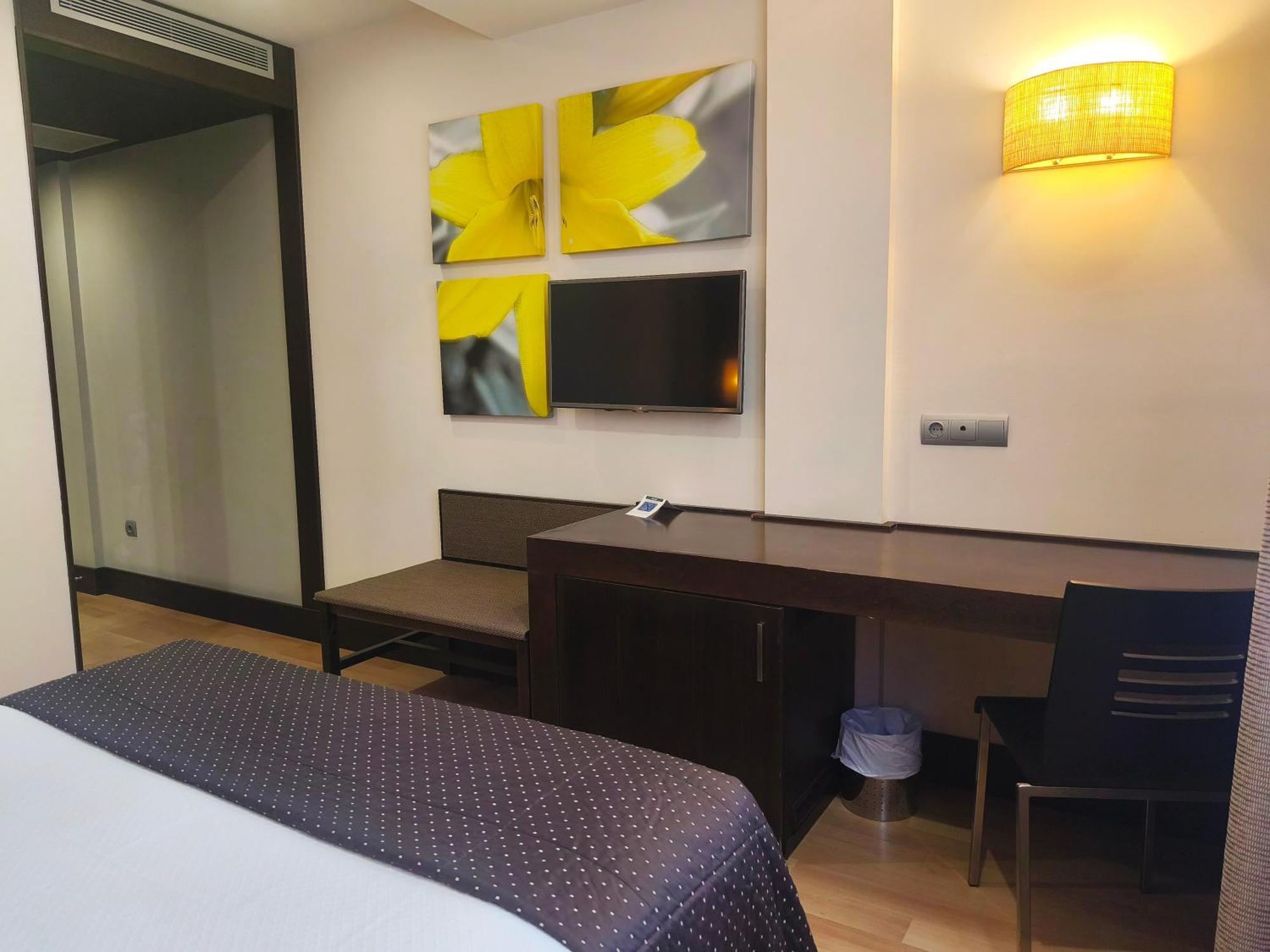 Hotel Sercotel Cuatro Postes Ávila Eksteriør bilde