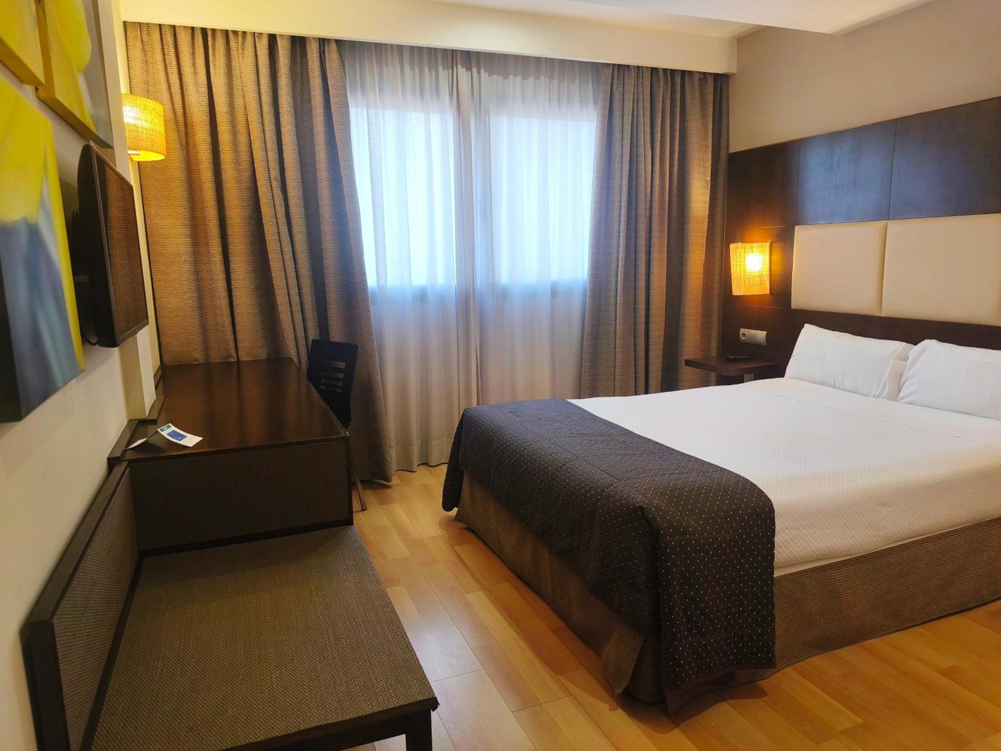 Hotel Sercotel Cuatro Postes Ávila Eksteriør bilde