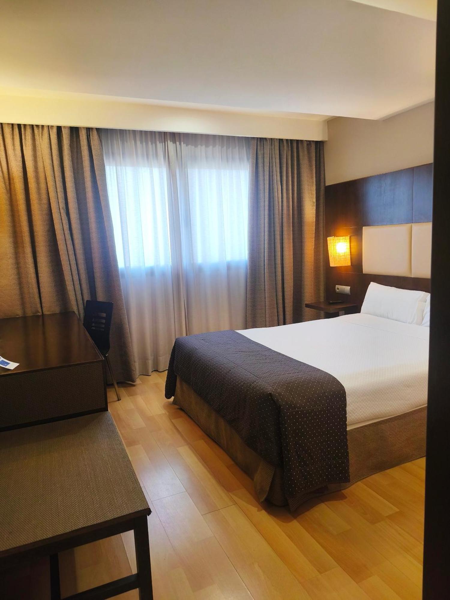 Hotel Sercotel Cuatro Postes Ávila Eksteriør bilde